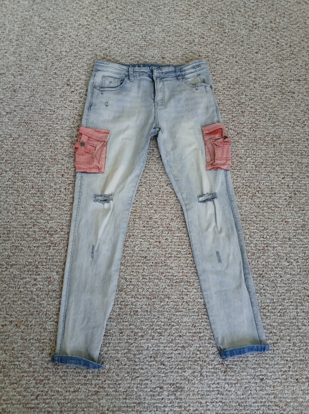 Kilogram Men's Slim Light Wash Blue Jeans with Pink Patch Pockets Size 36x30